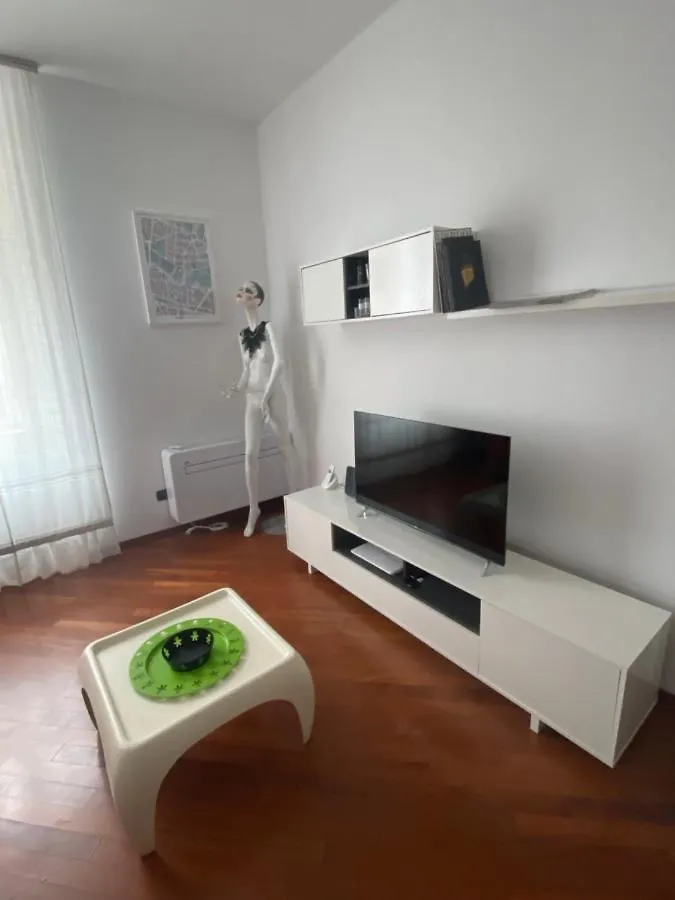 La Casa Dell'Isola Milano Apartment Italy